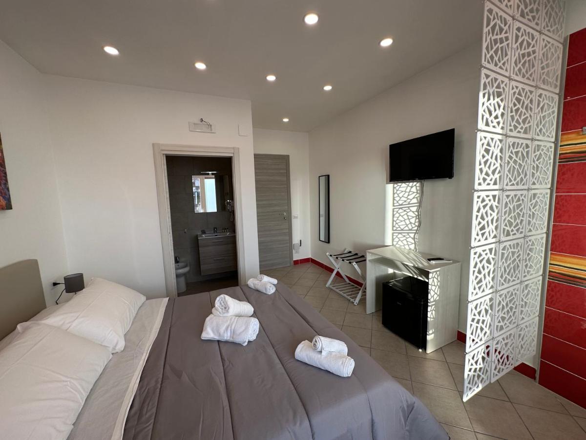 B&B Off Rooms And Relax Neapel Exteriör bild